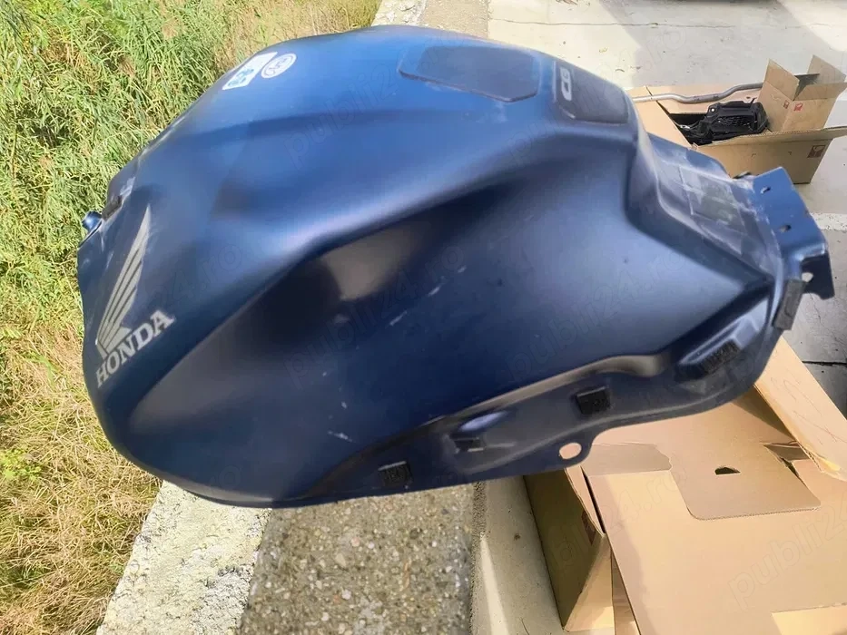 Rezervor Honda Cb650R (OEM) model 2019-2022 + Ghidon (OEM)