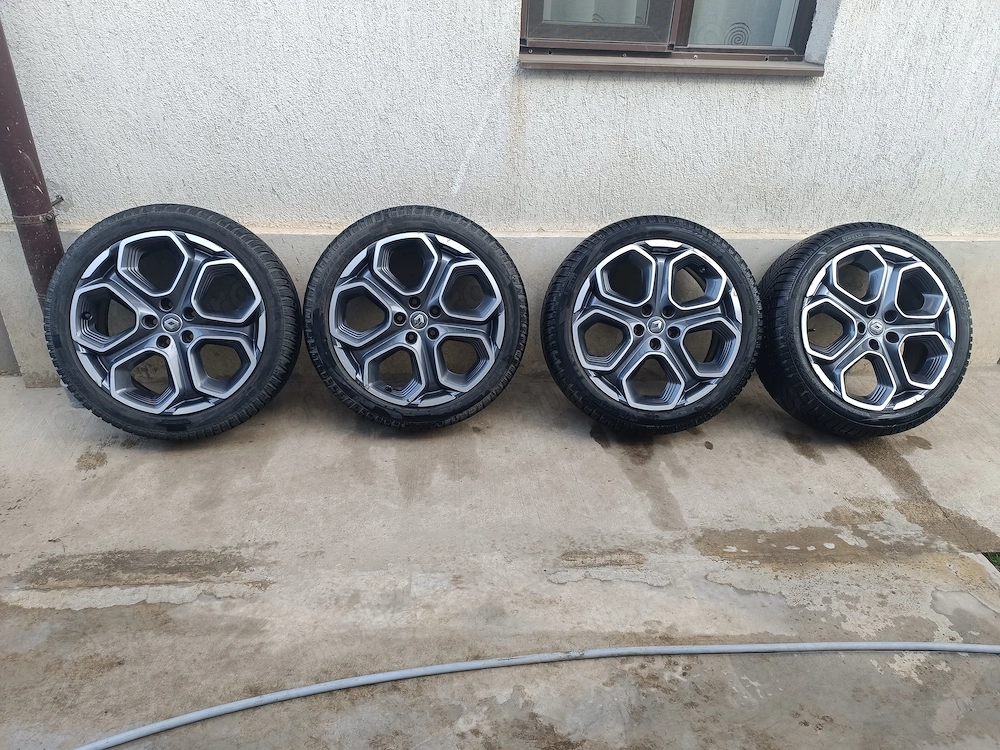Roți 5x114,3  , anvelope iarnă Pirelli 225 45 r19 