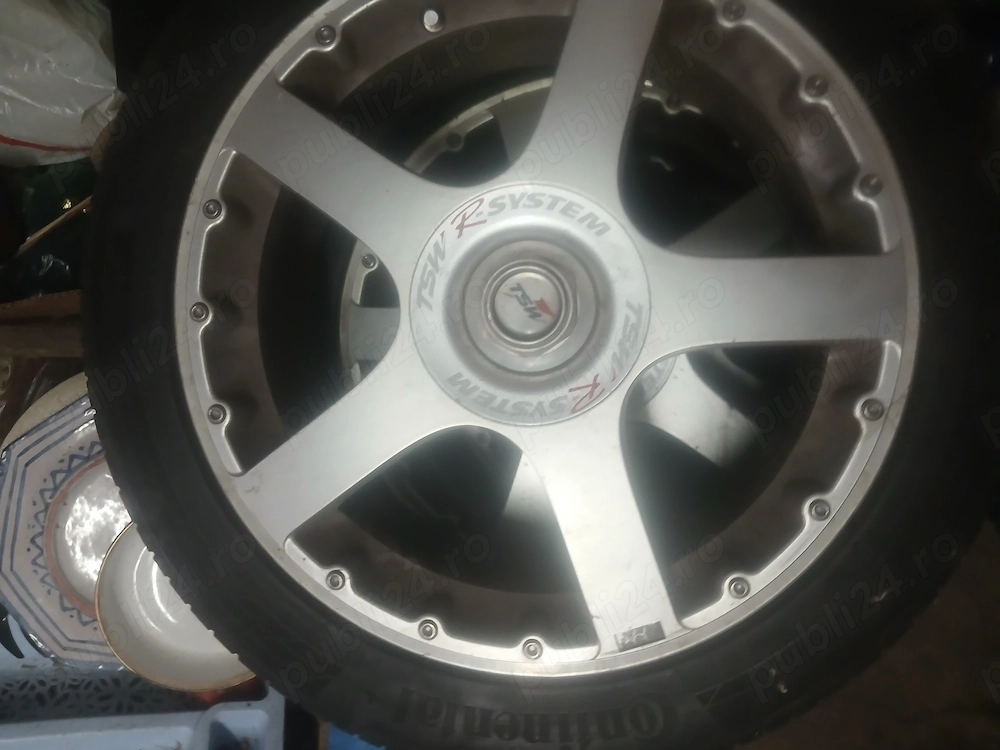 Vând cauciucuri de Skoda Octavia cu tot cu genti