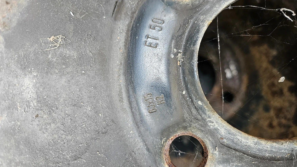 Vand patru  jante echipate cu anvelope de iarna