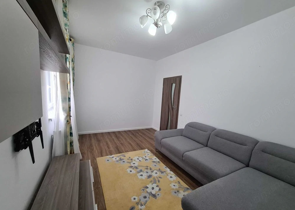 3 camere zona Timpuri Noi