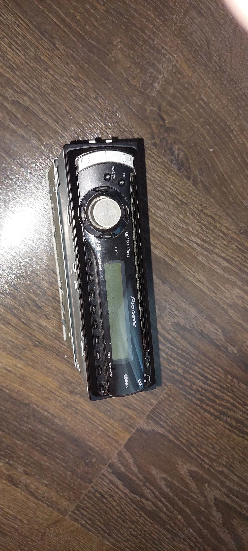 Vând cd player pionner