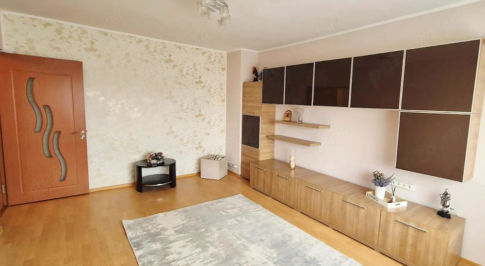 Apartemnt 2 camere de vanzare zona KM 5, MOBILAT si UTILAT partial