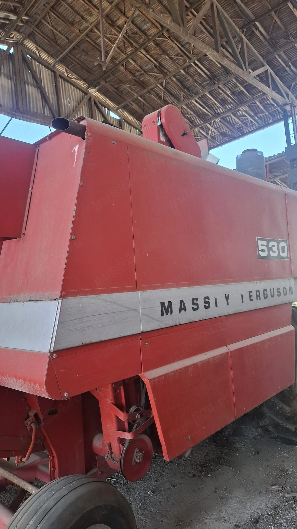 Vând combină Masei Ferguson