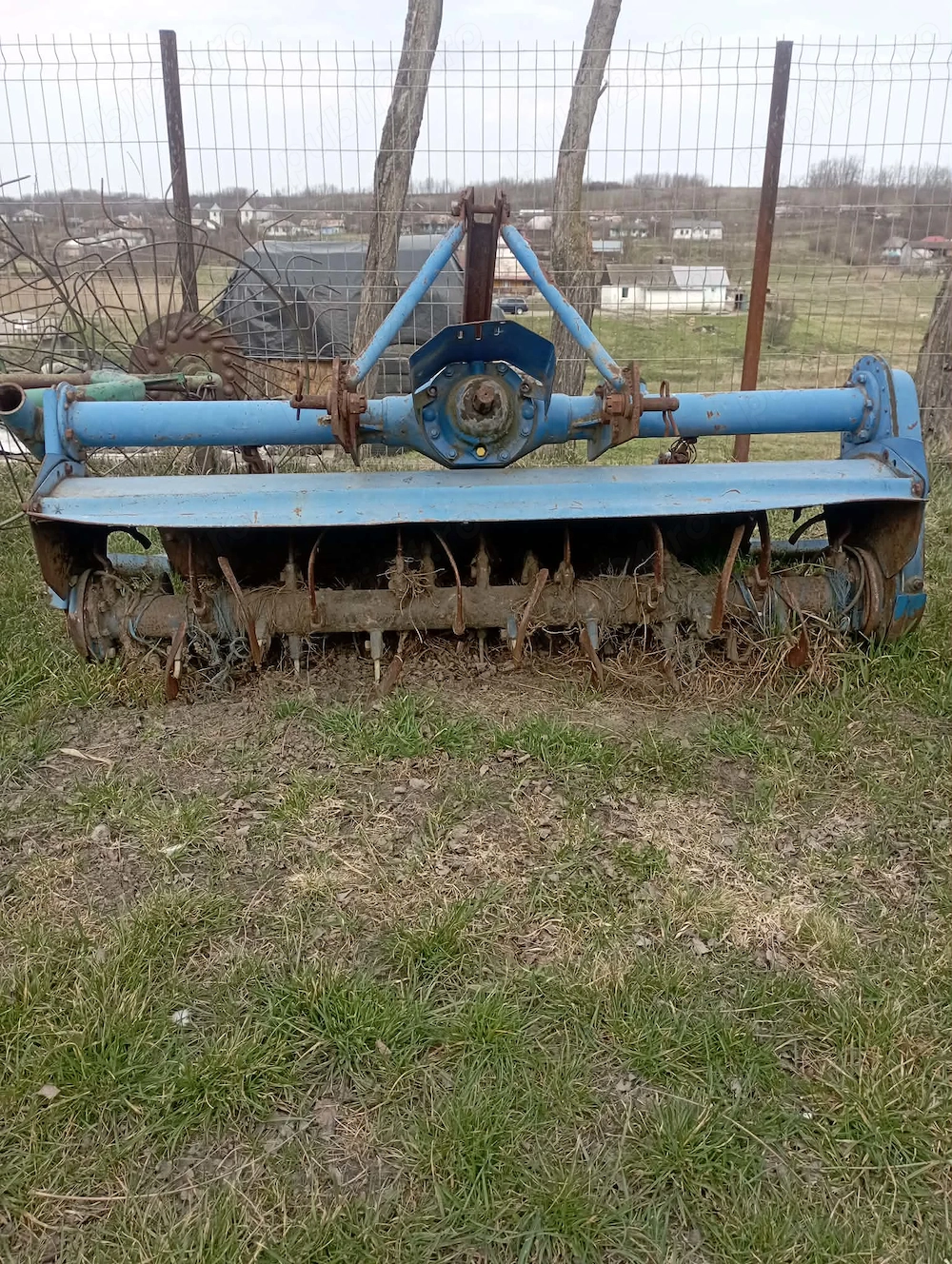 Vând freza cu o lățime de 140 perfect funcționala