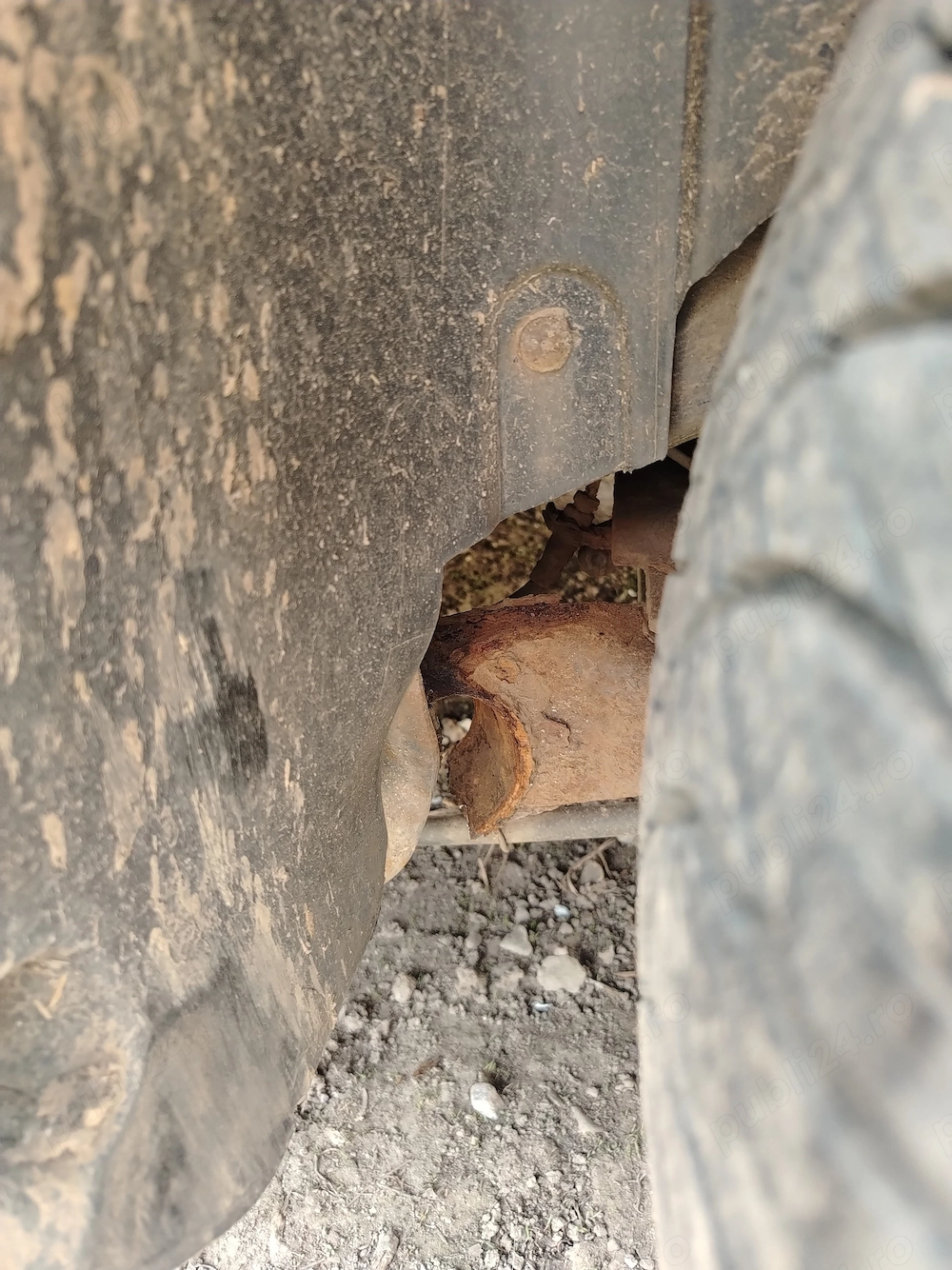 Vând Golf 4, 16 16 valve an 2002, punte spate rupta