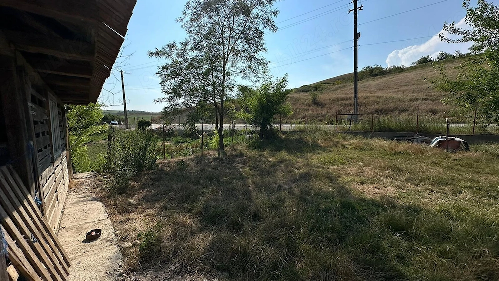 Cabana și Teren Generos în localitatea Hening