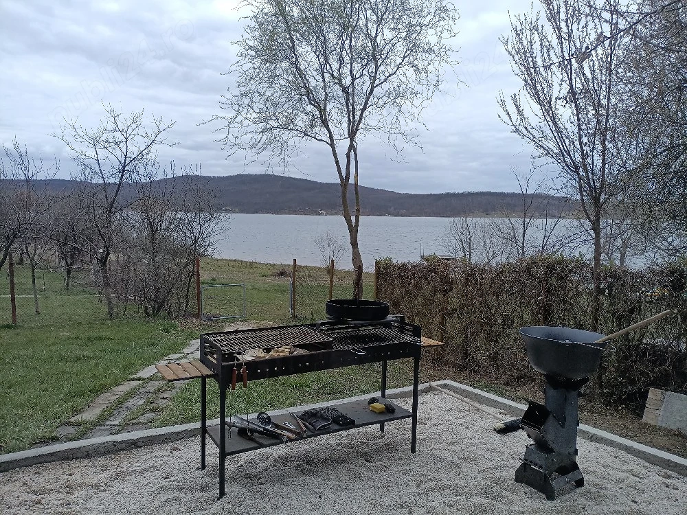 lacul surduc, casa cabana cu 5 camere de închiriat 