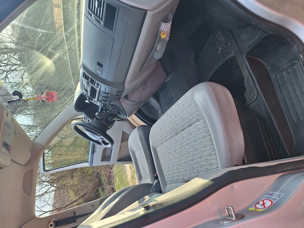 Vw T5 2.0 tdi 8+1 locuri 6+1 viteze