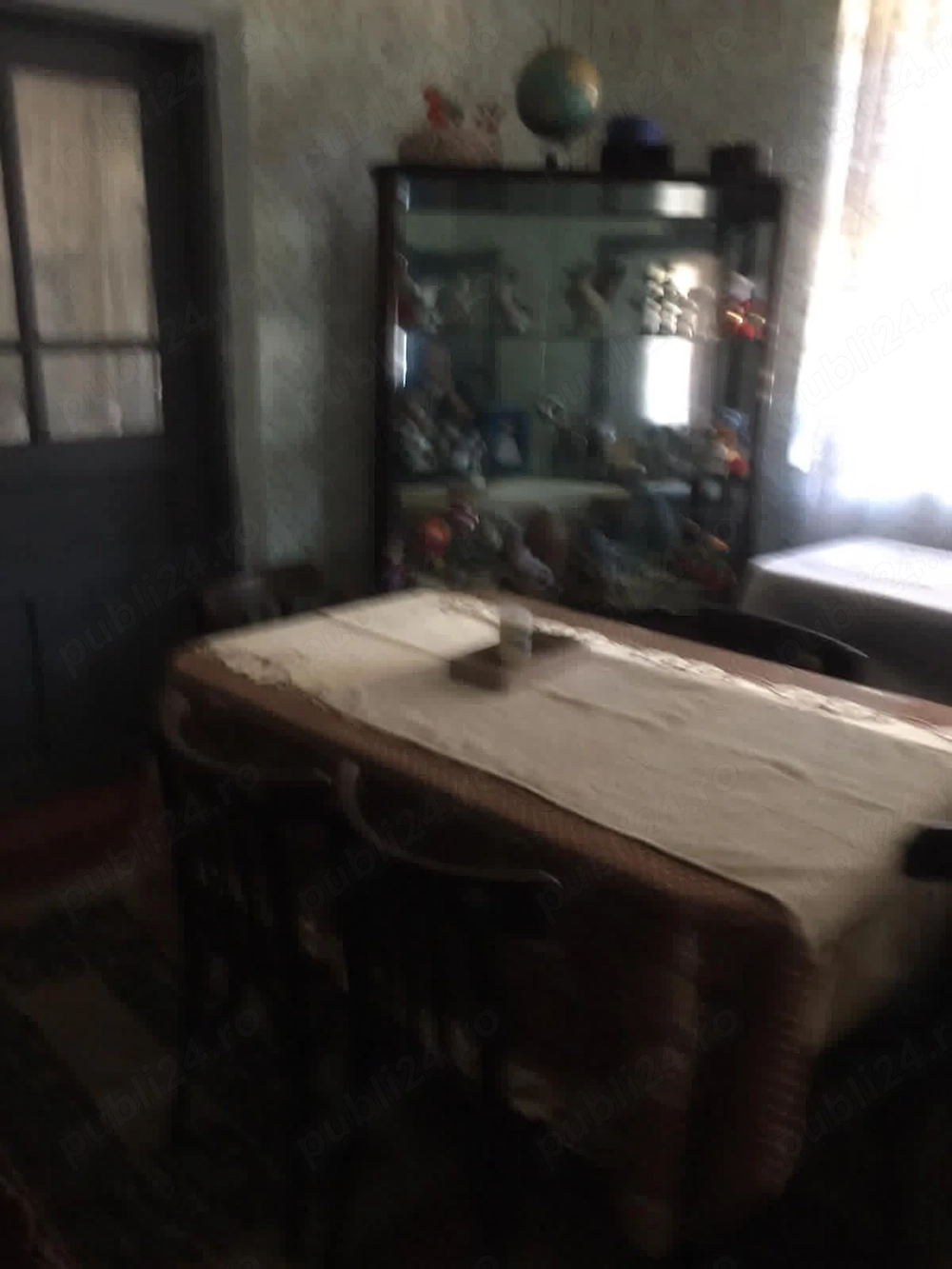 Casa taraneasca si curte