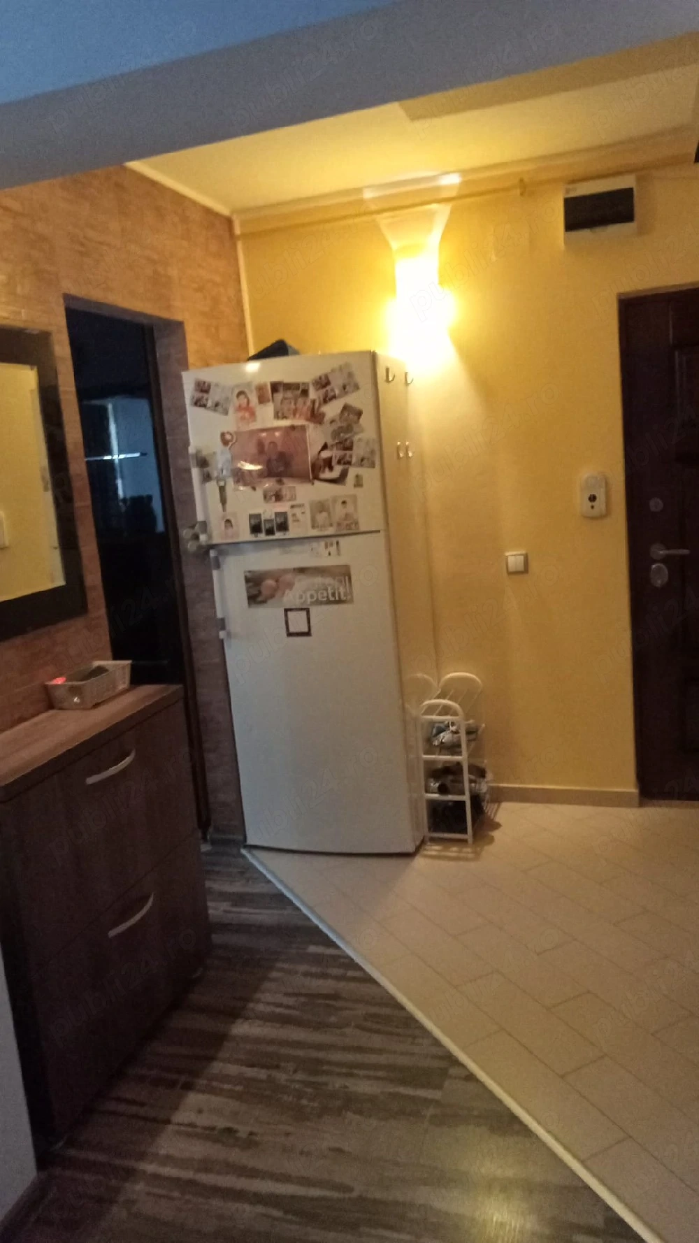 Închiriez apartament cu două camere mobilat și utilat. 