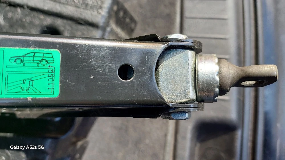 cric original Hyundai Samta fe 2006 2011 folosit o singură dată1