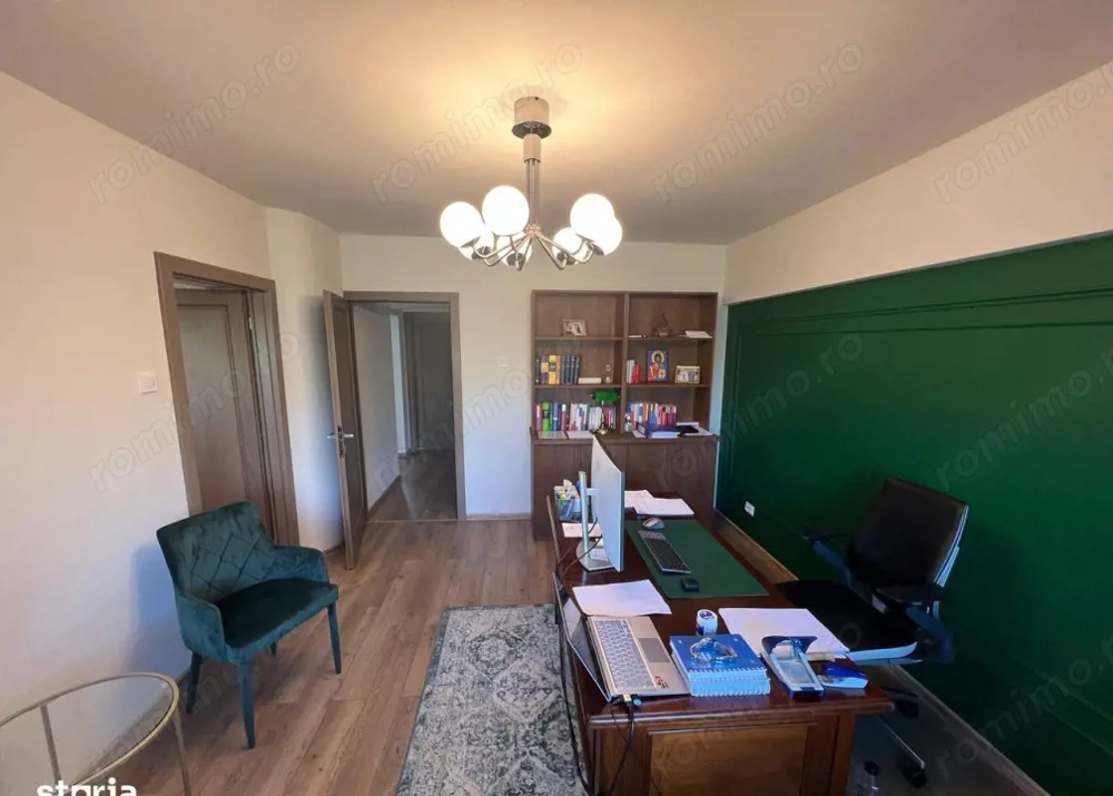 Spațiu Birouri 4 Camere Centrul Civic | Balcon | 8 minute metrou 