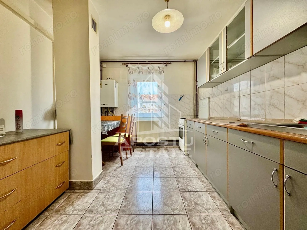 Apartament 3 camere ,90m utili, zona Alfa