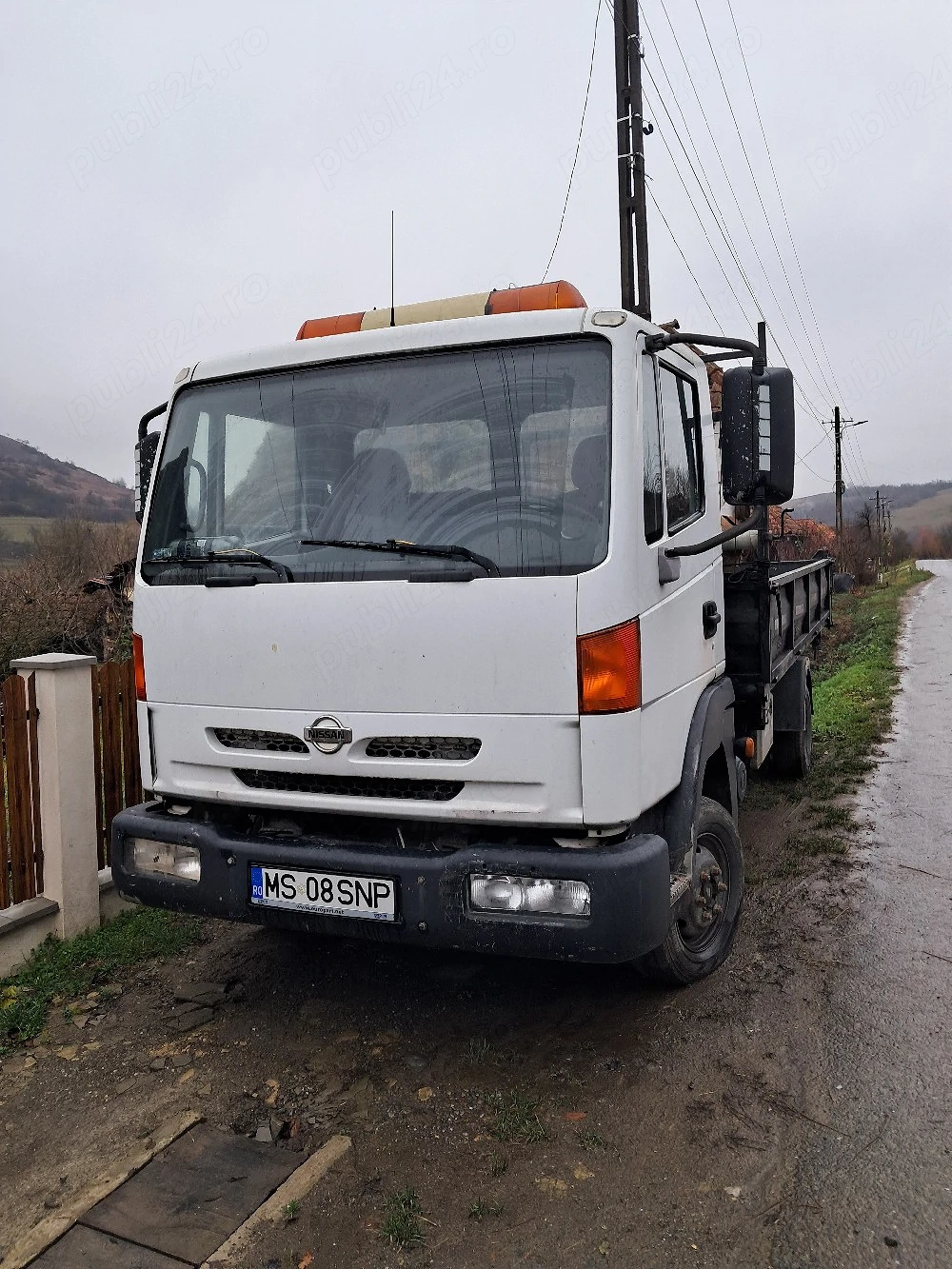 Vind autoutilitara Nissan Atleon 