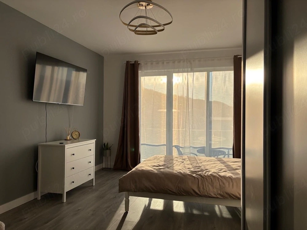 Inchiriez apartament in Floresti str Teilor