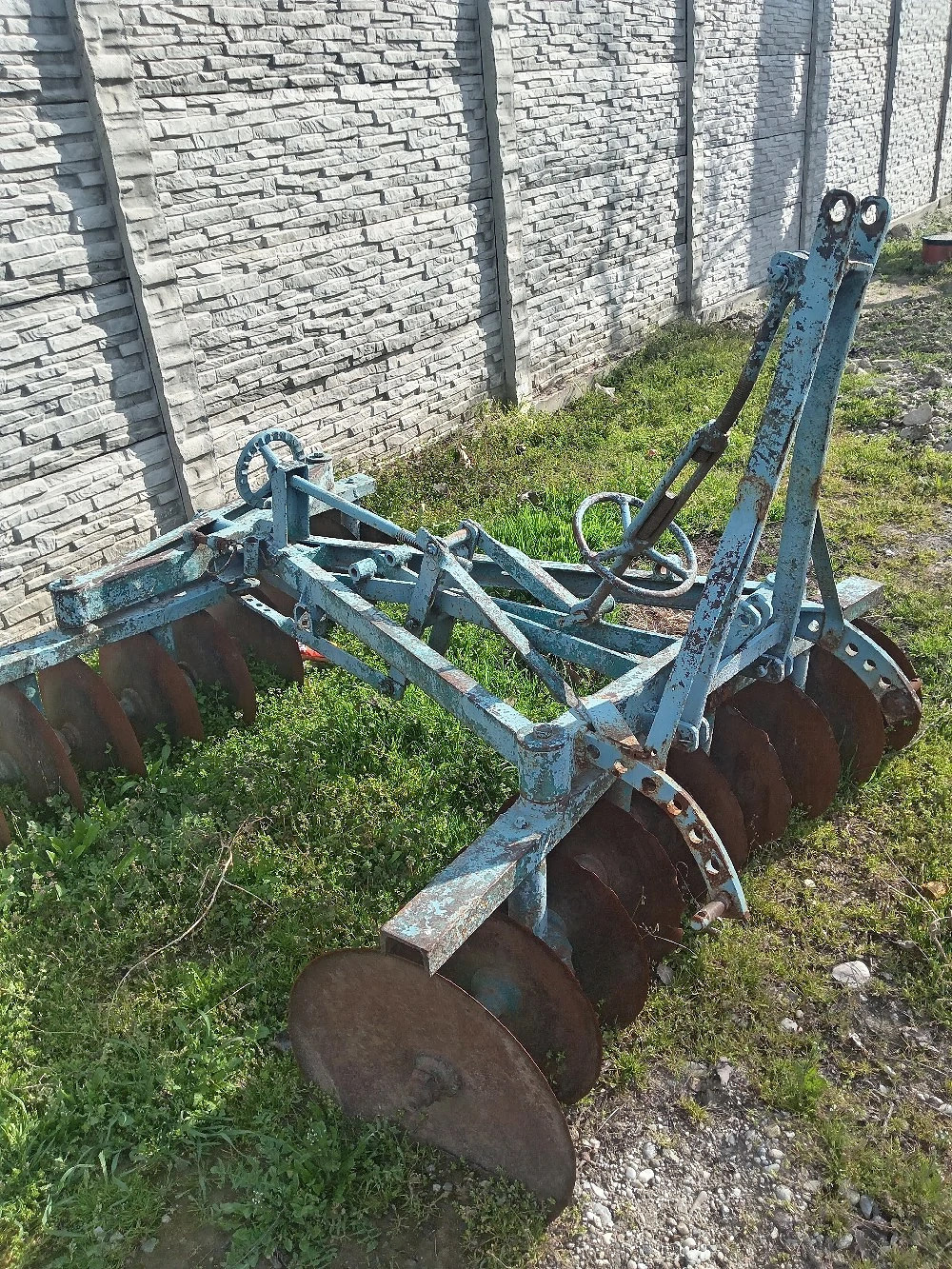 De vânzare disc  purtat în tiranti  în stare foarte buna