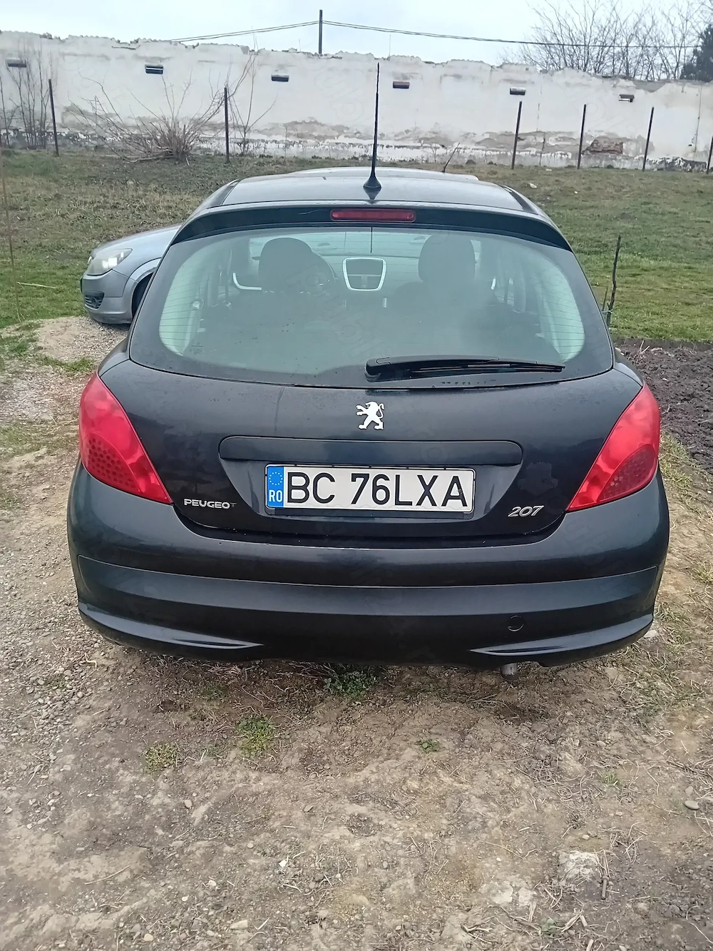 Vând peogeout 207 an 2008
