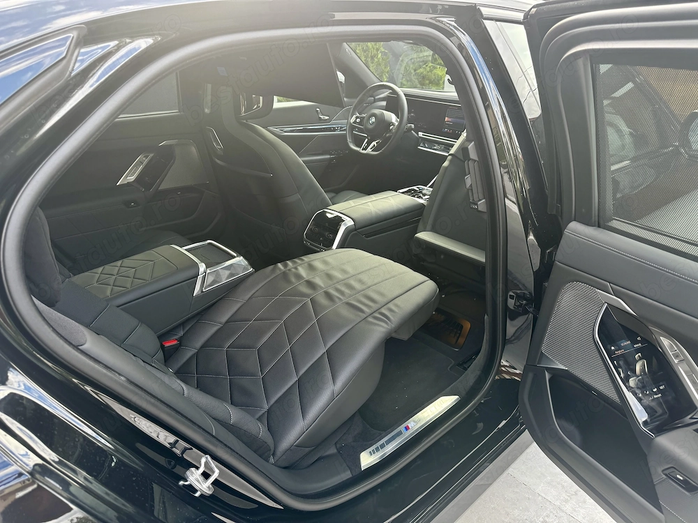 BMW I7 drive M60 544cp FULL