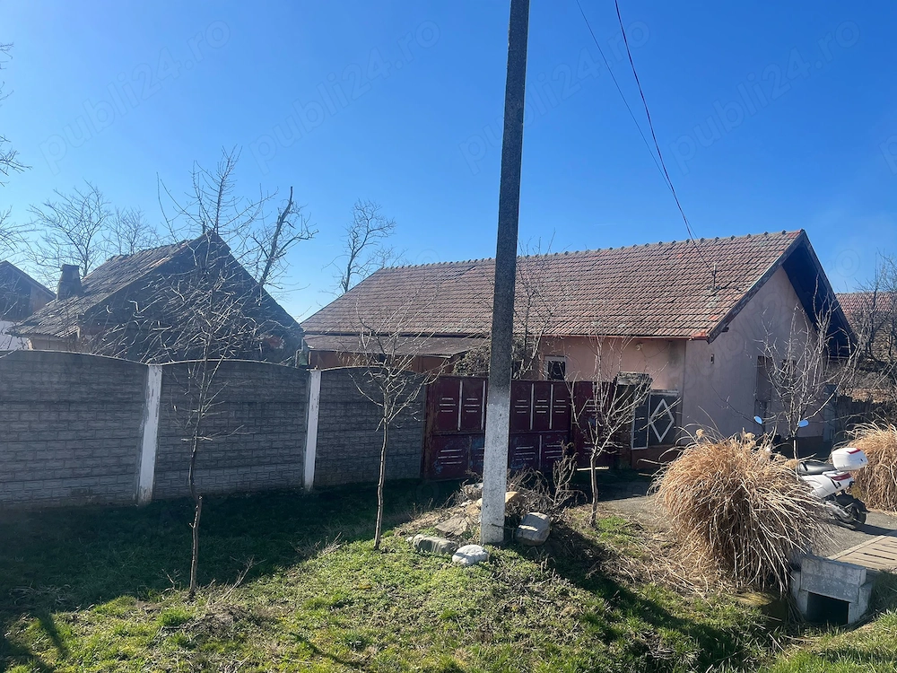 Vand casa in localitatea Ghilad