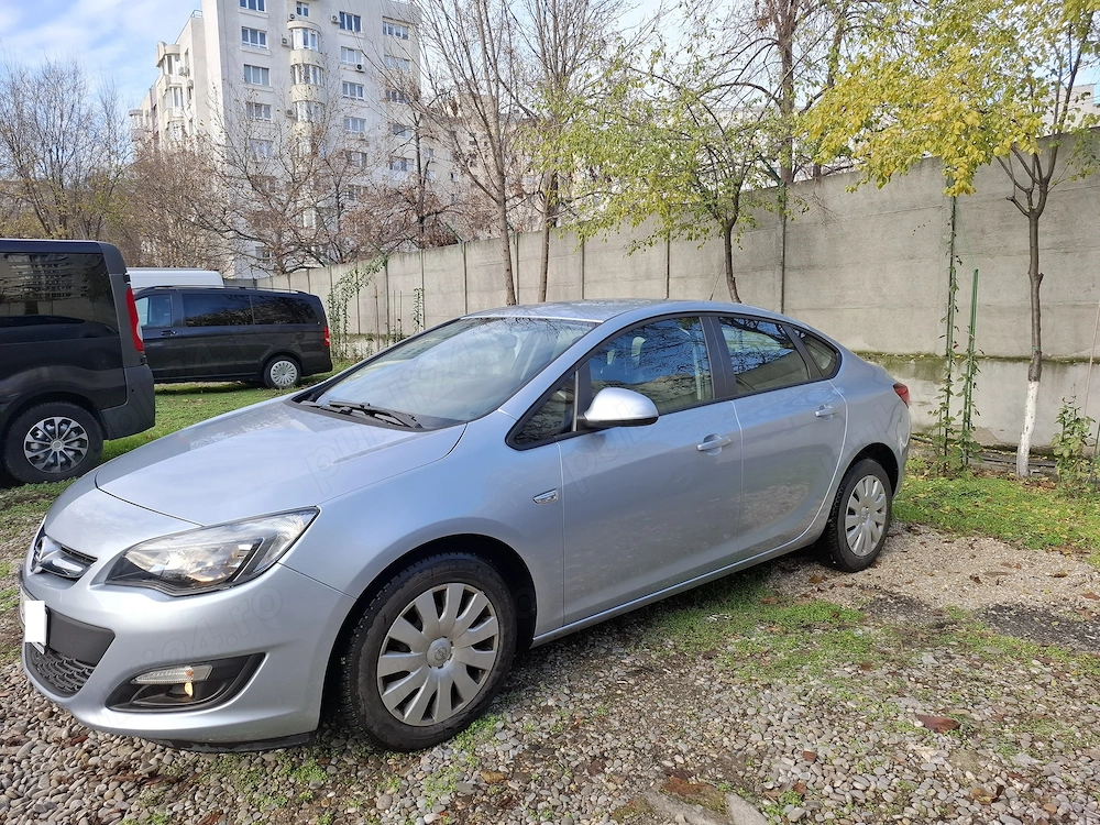 Opel Astra J