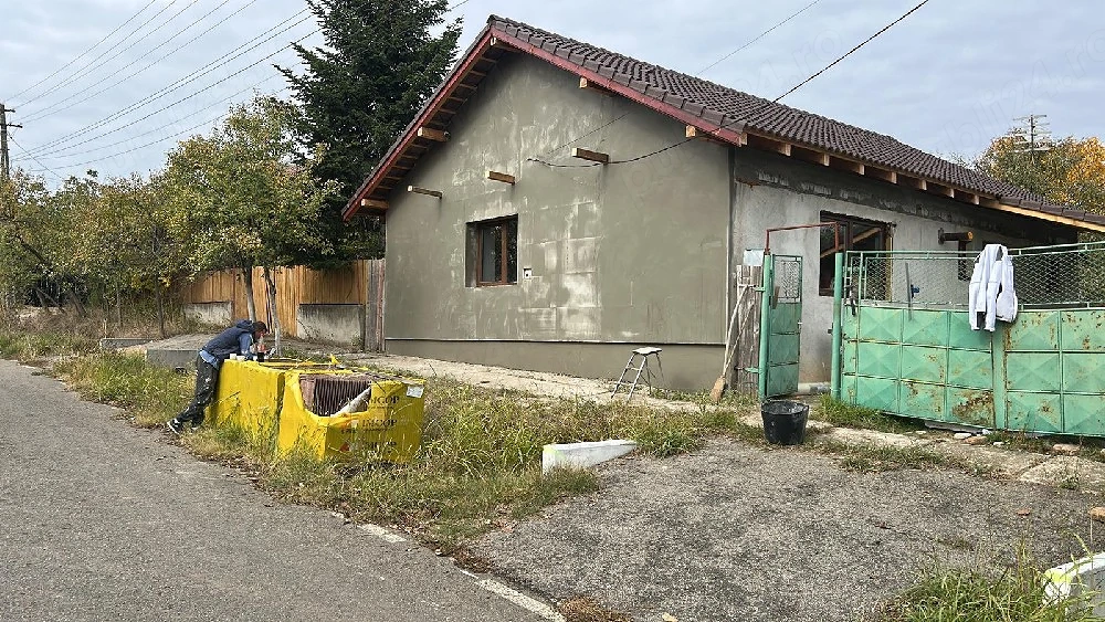 Vând casă la Murani 