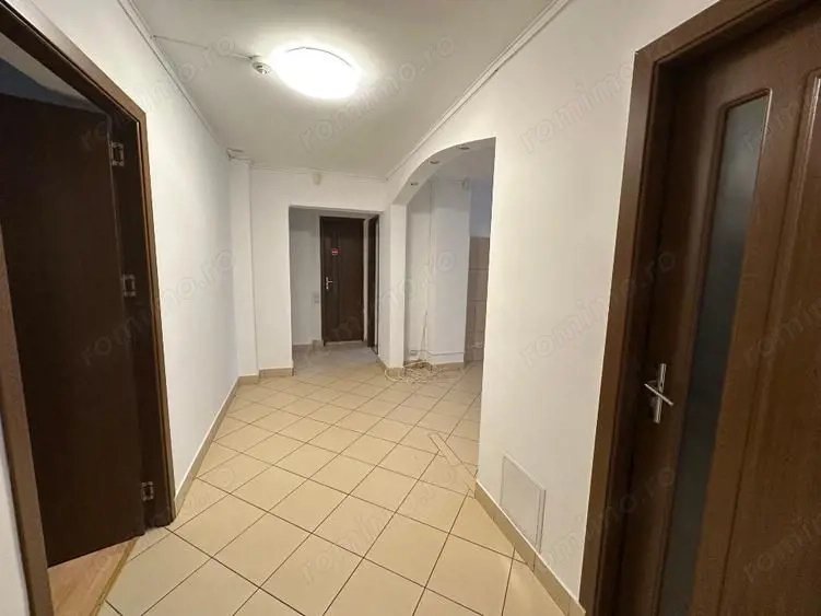 Vanzare 3 Camere Burebista - Alba Iulia, Bloc Monolit, Centrală Proprie