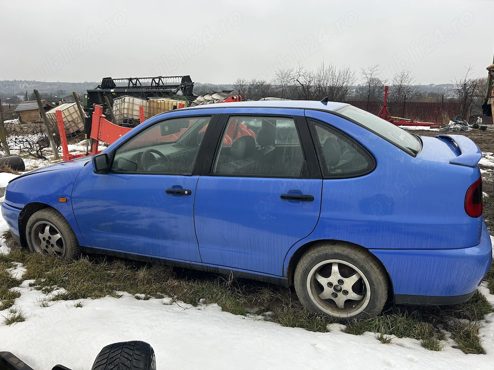 Dezmembrez Seat Cordoba și Opel combo 