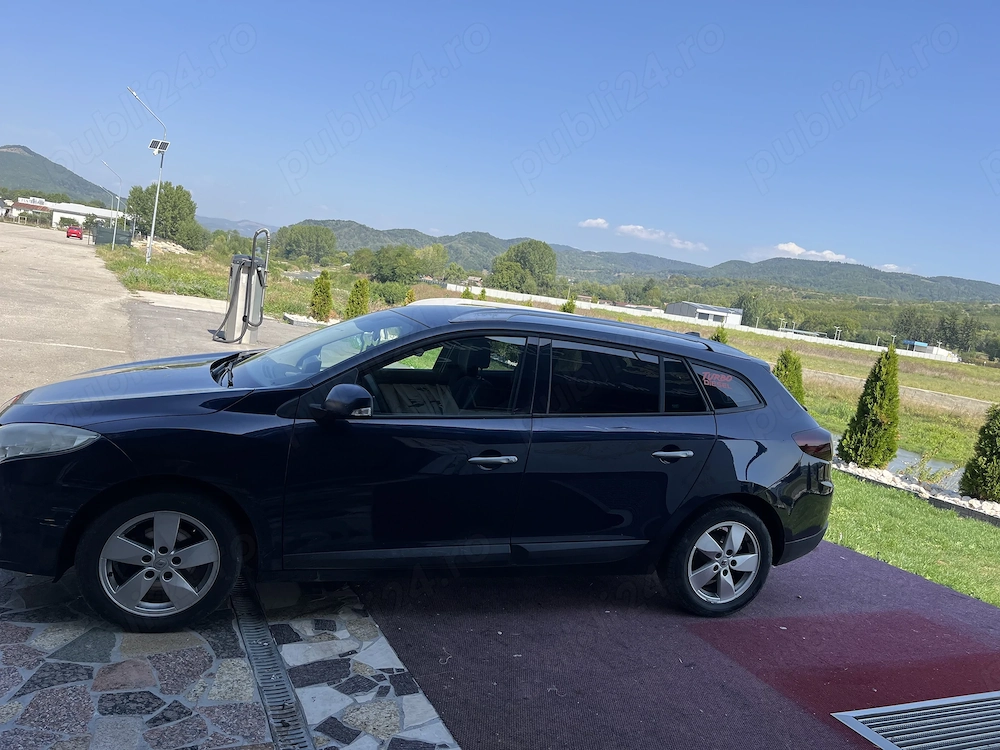 Dezmembrez Renault Megane 1.5 dCi