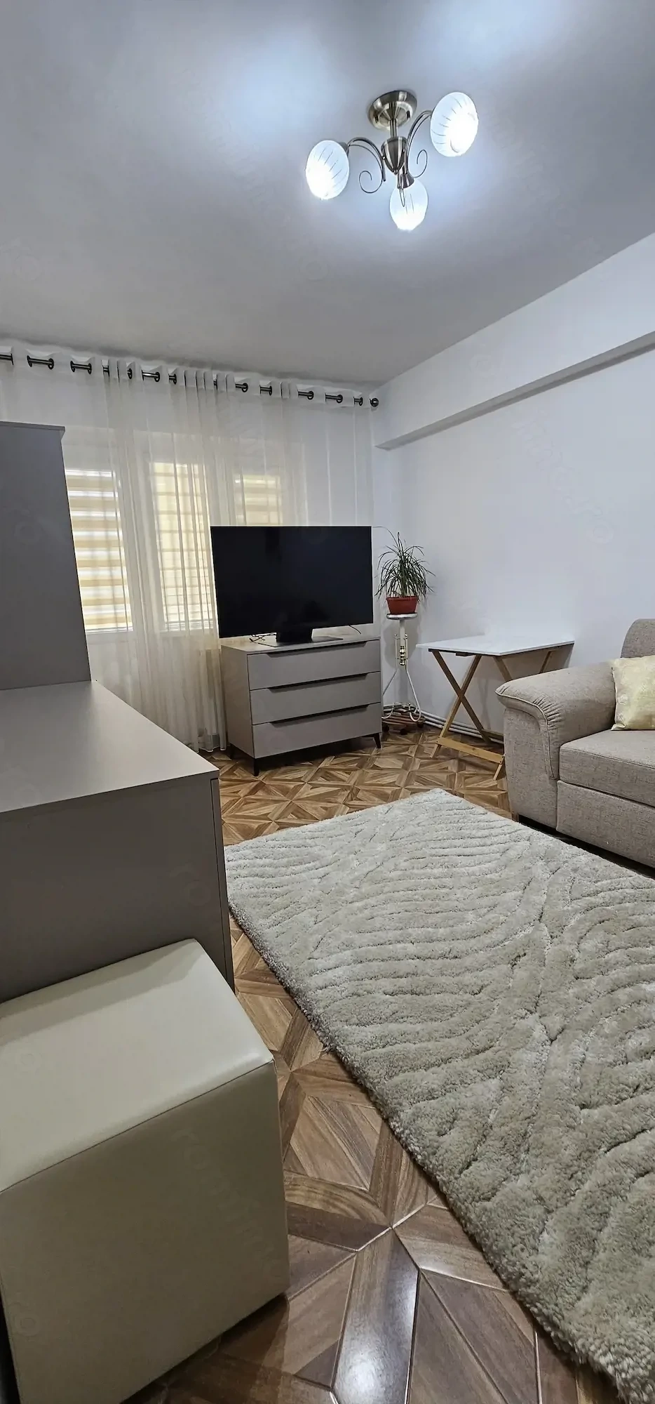 Apartament 2 camere decomandat, etaj 1   Platou Dacia