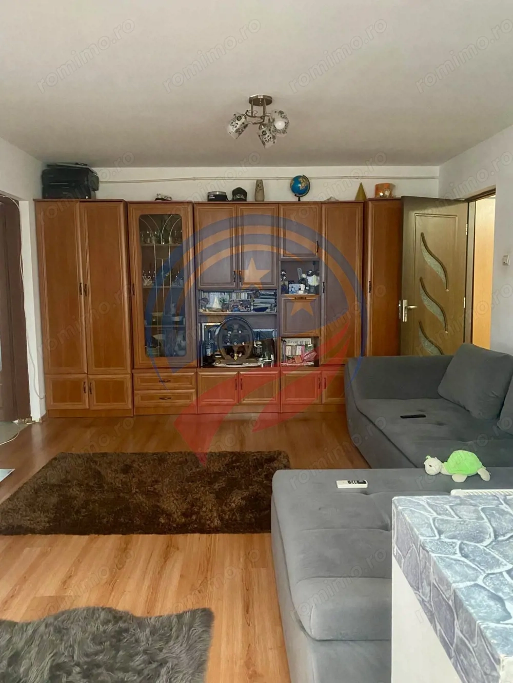 Apartament 2 camere, 55 mp, etaj 3/4, centrală proprie, mobilat și utilat