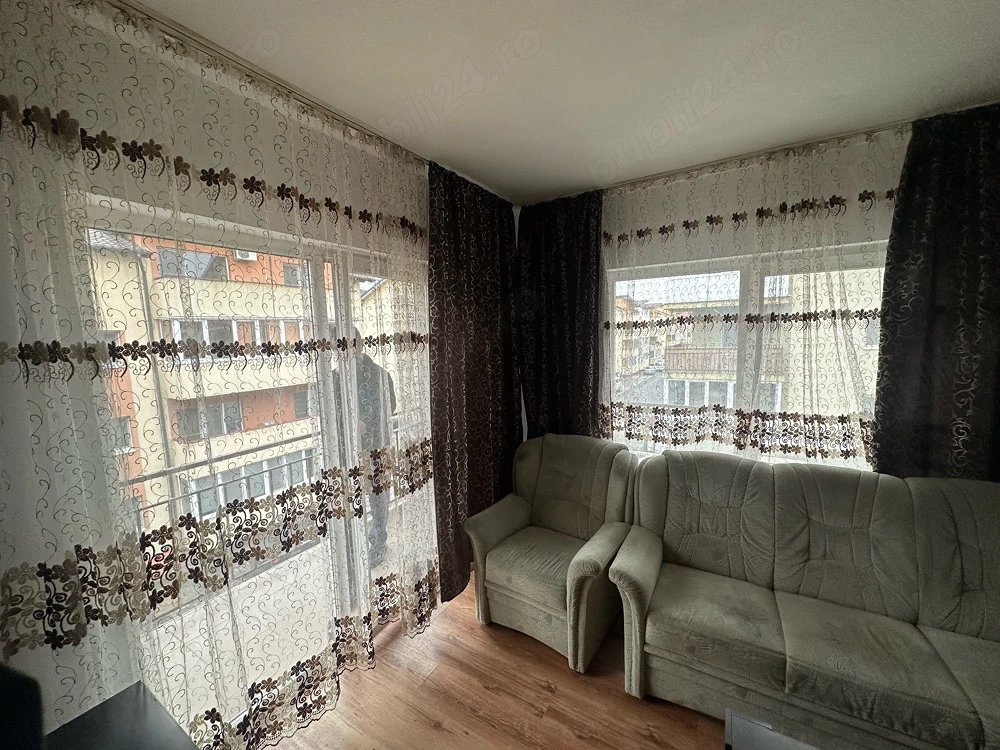 Proprietar inchiriez apartament 2 camere 