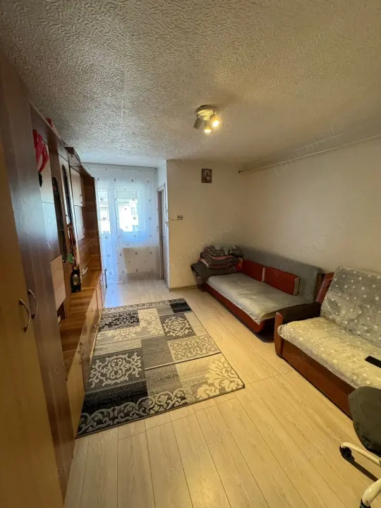 Garsonieră 24 mp cartier Gării, et. 4, mobilată, fără infiltrații