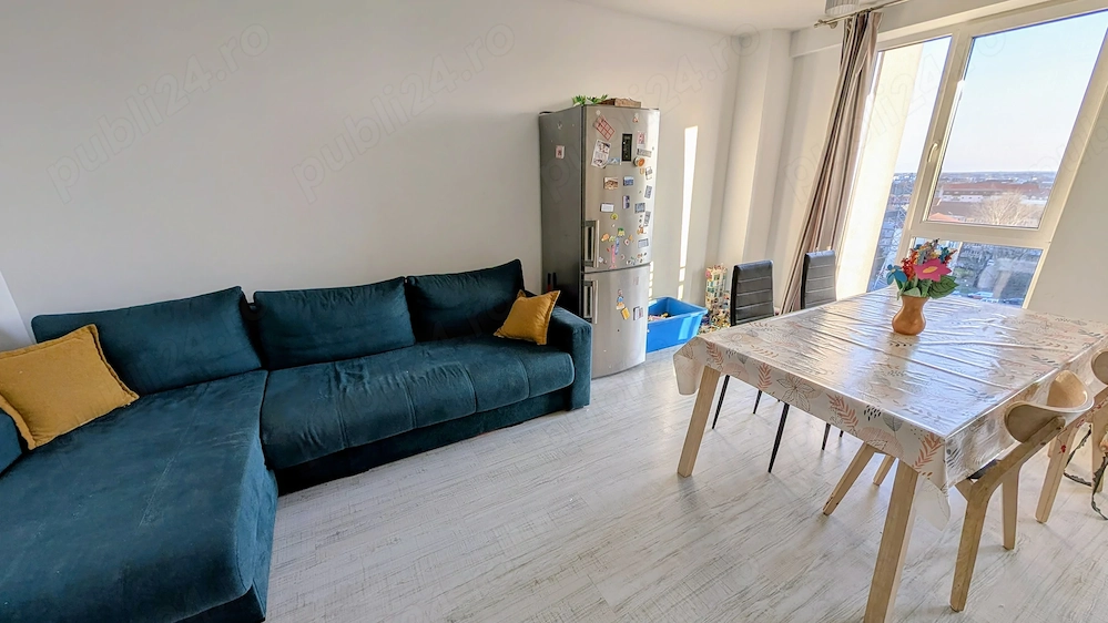 Apartament cu 3 camere si 2 balcoane, zona Soarelui