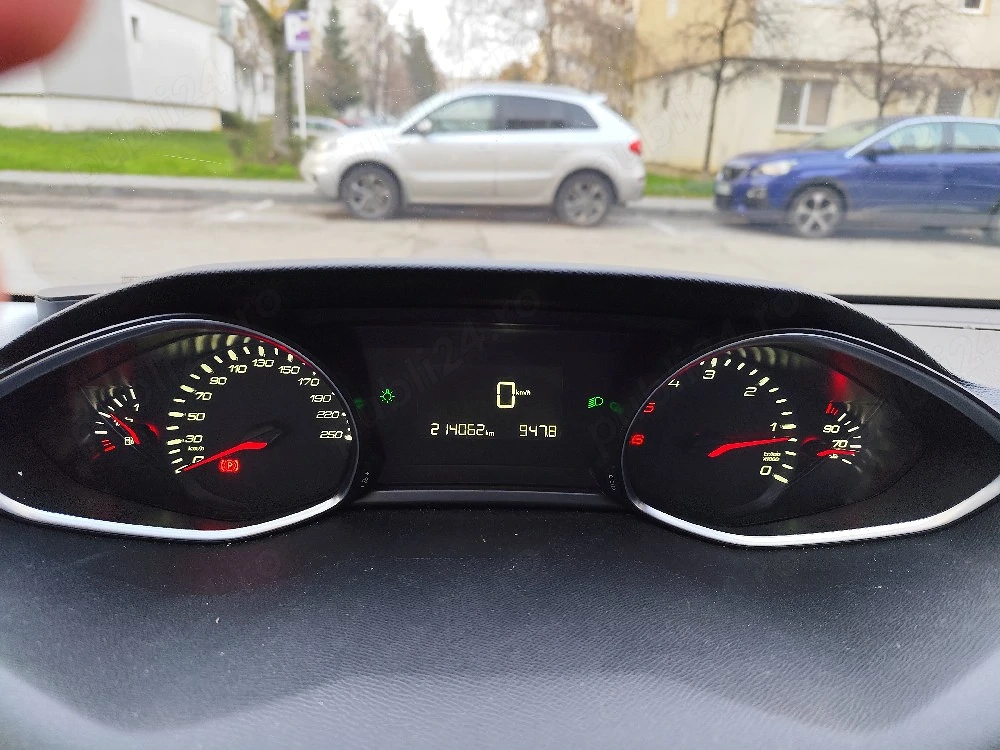 Vând Peugeot 308 diesel 2015 1,6 hdi