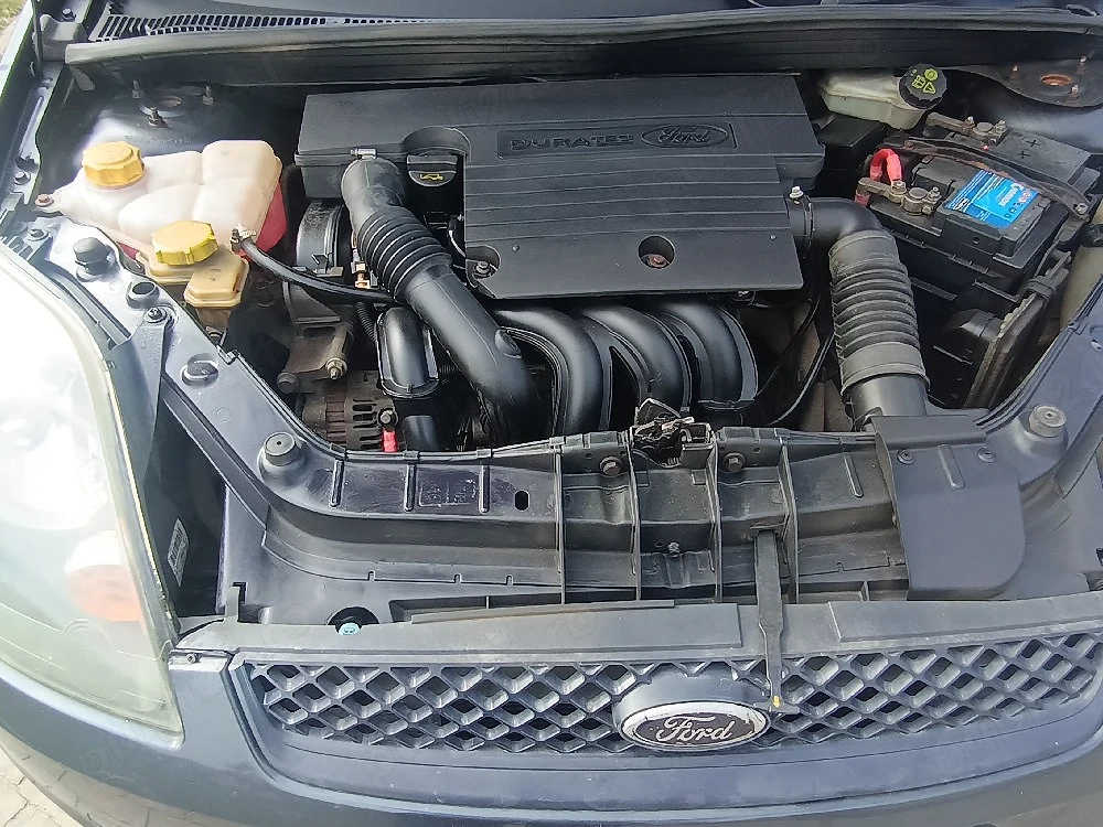 vând Ford fiesta 1,25    cm  3    benzina   2007