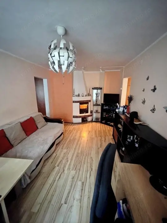 Bârcǎ | 3 camere | 64mp | centrala proprie | loc parcare | 120.000 euro