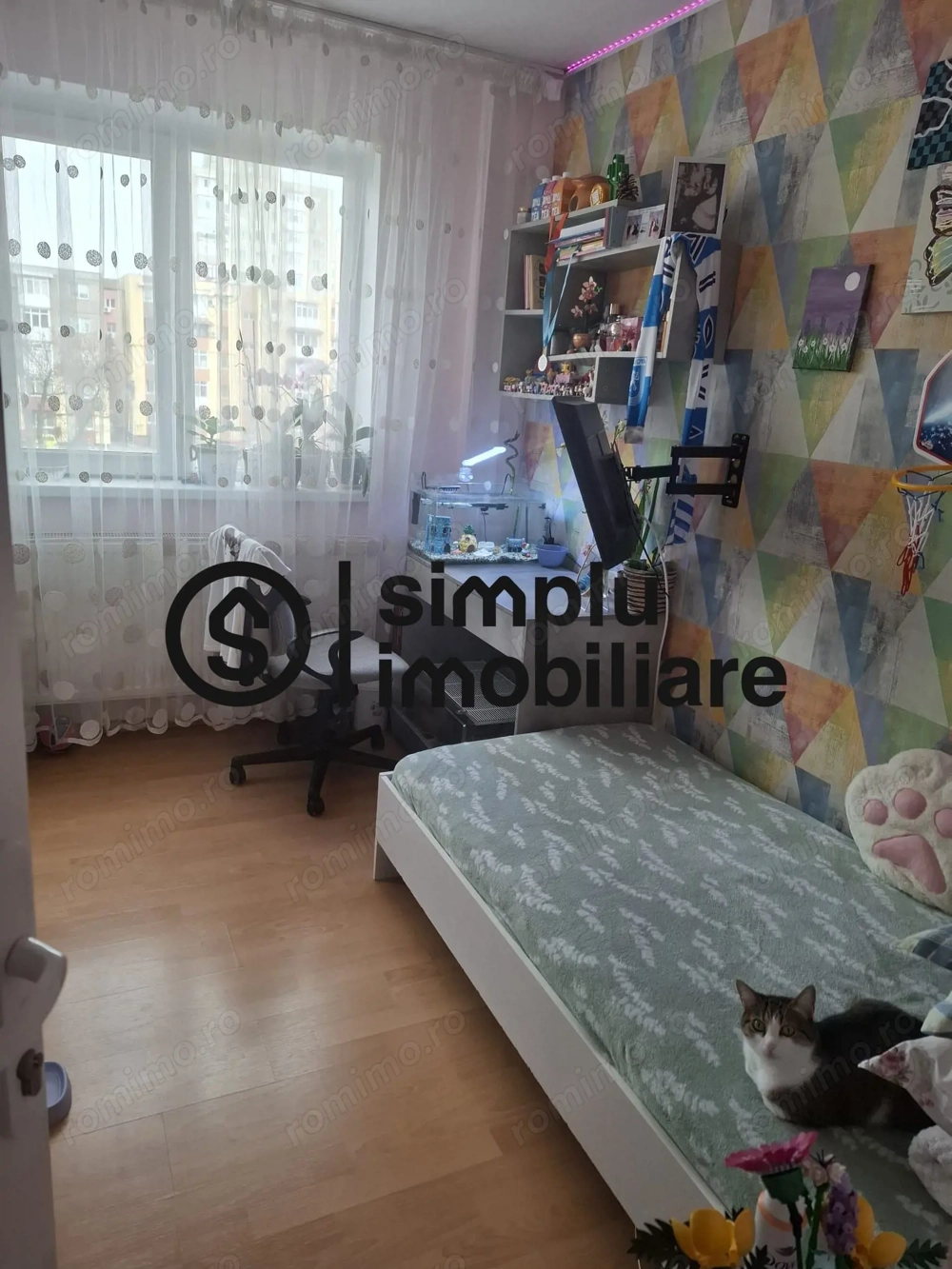 3 camere, etaj 3/4, centrala termica - 105 000 Euro