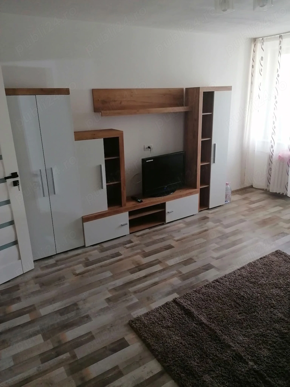 Inchiriez garsoniera 