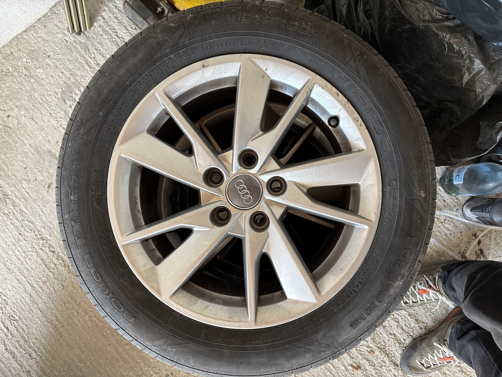 Jante aliaj audi 16 cu anvelope vara Nokian