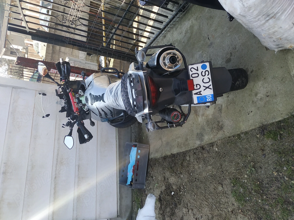 Vând Suzuki Vstrom 650