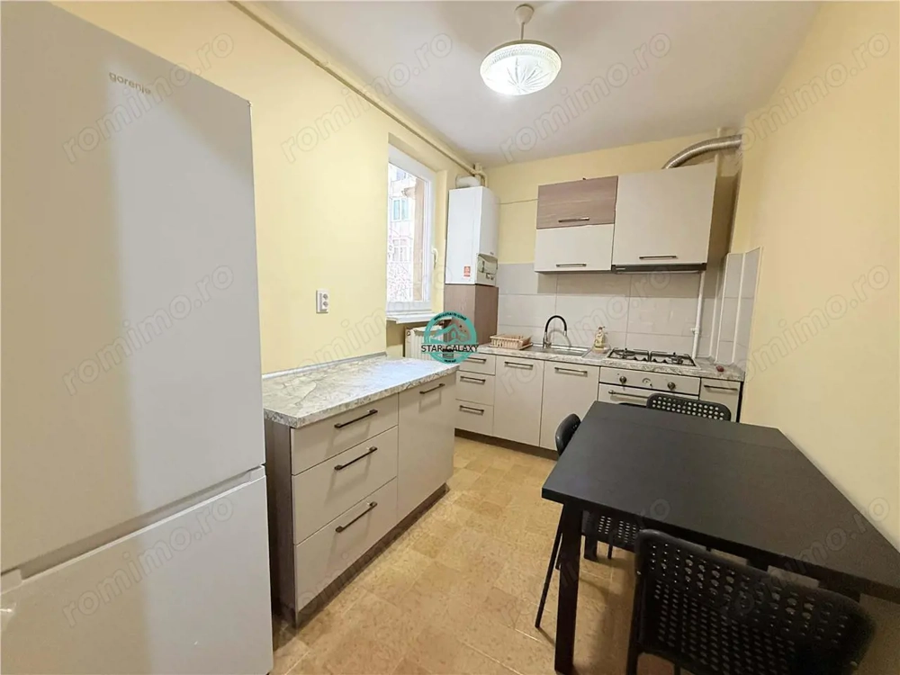 Inchiriez apartament cu 4 camere, 2 bai, etaj 1 in Dambu zona Profi