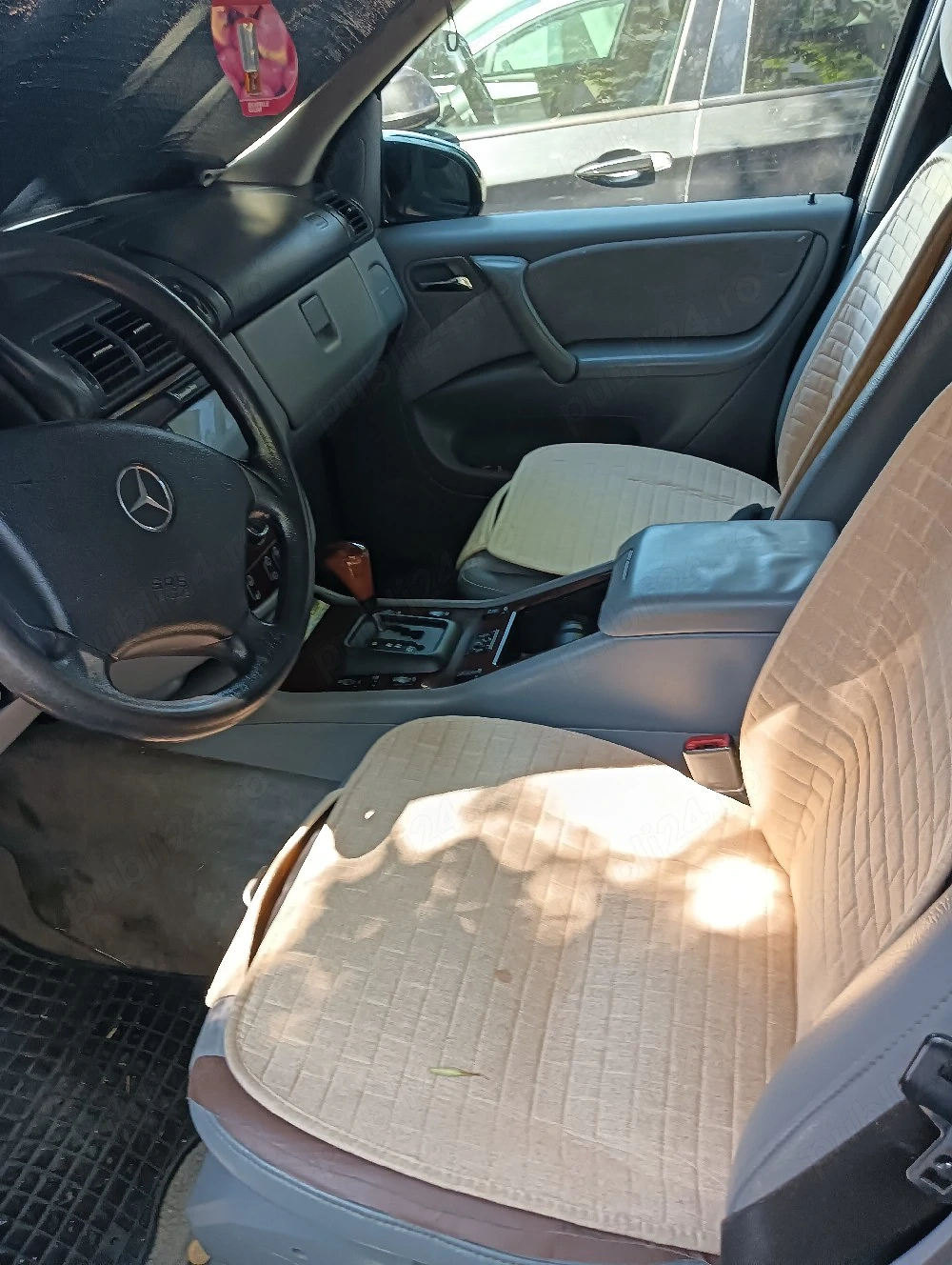 Vând Mercedes Ml 270 w163 cai an 2004 în stare bună de funcționare pret 3750 negociabil 