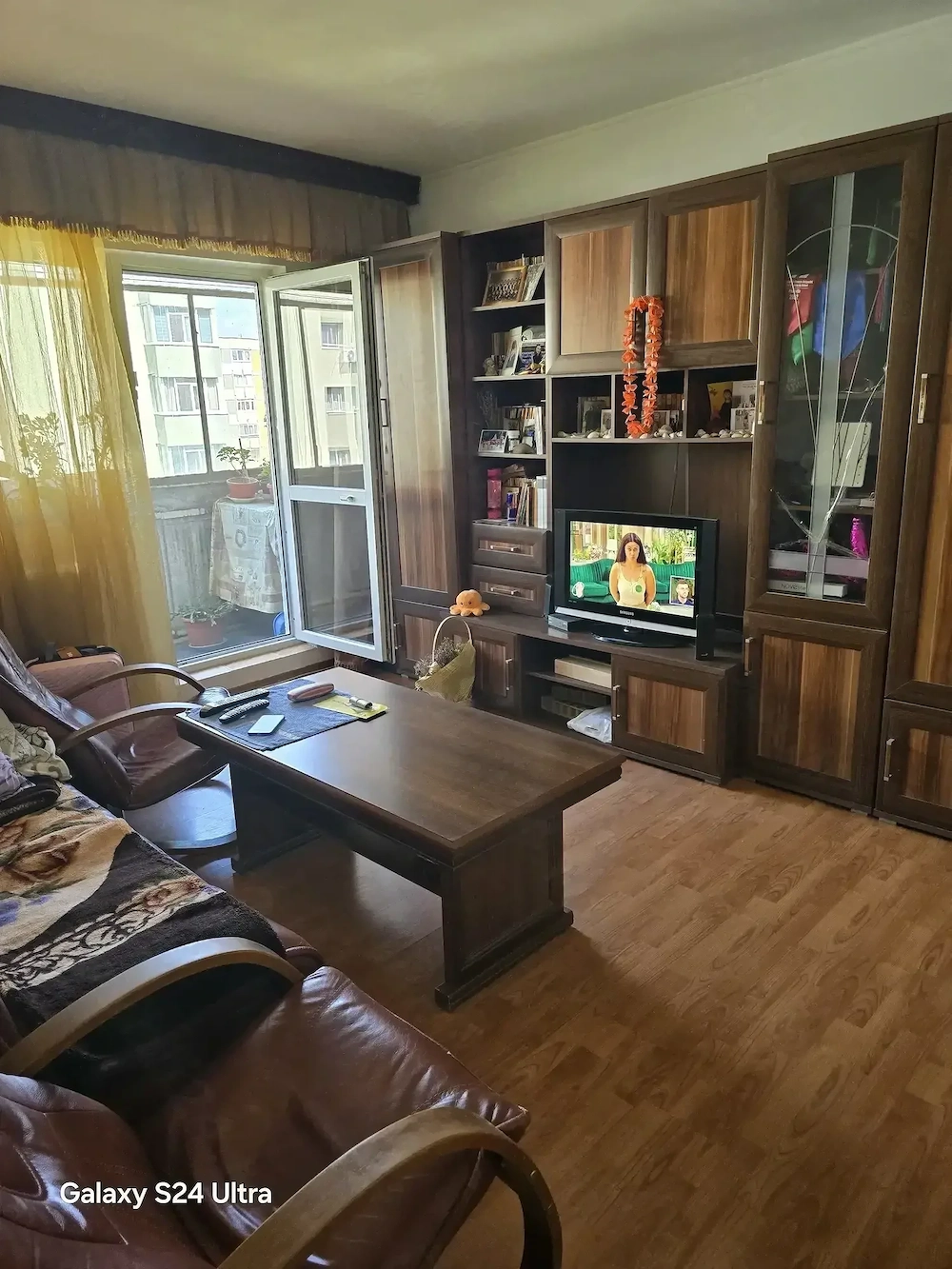 Apartament 3 camere zona Mărgeanului(str.Ivan Anghelache) bloc 1984