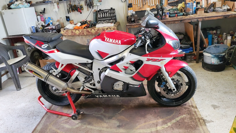 Vând Yamaha r6 carburație An 2001