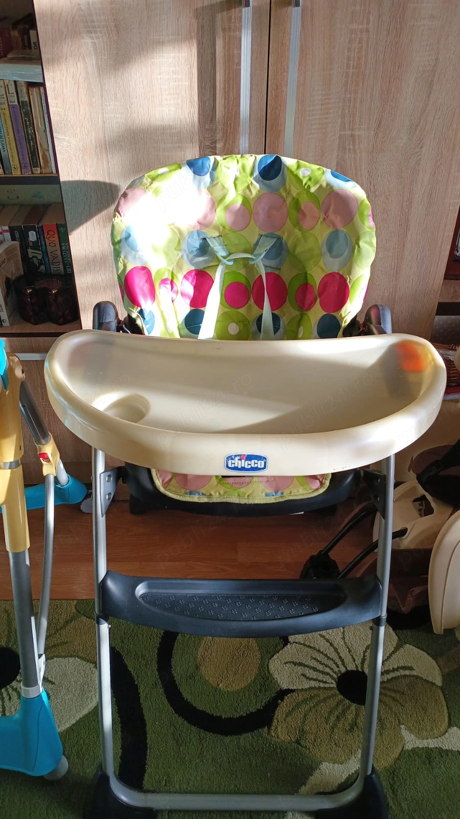 Masa de hranit bebelusi