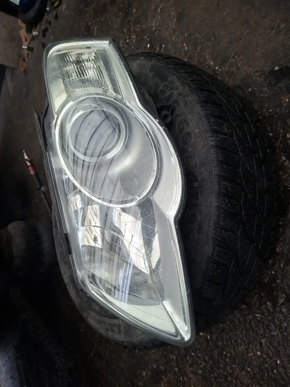 Far   vw pasat b6 stare buna