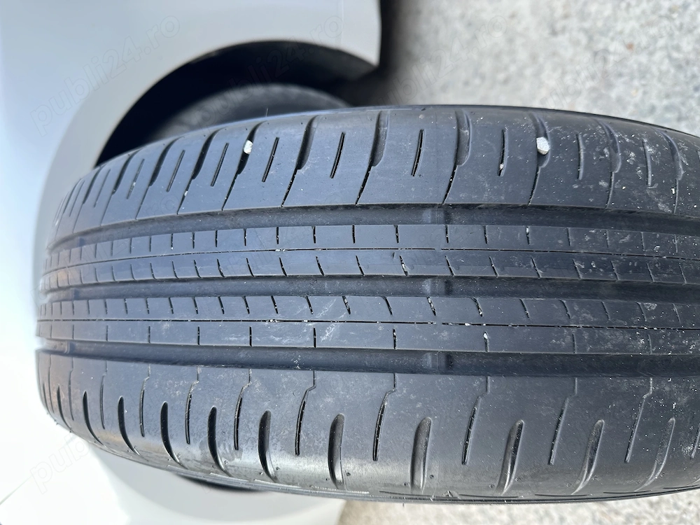  Vând anvelope de vară 