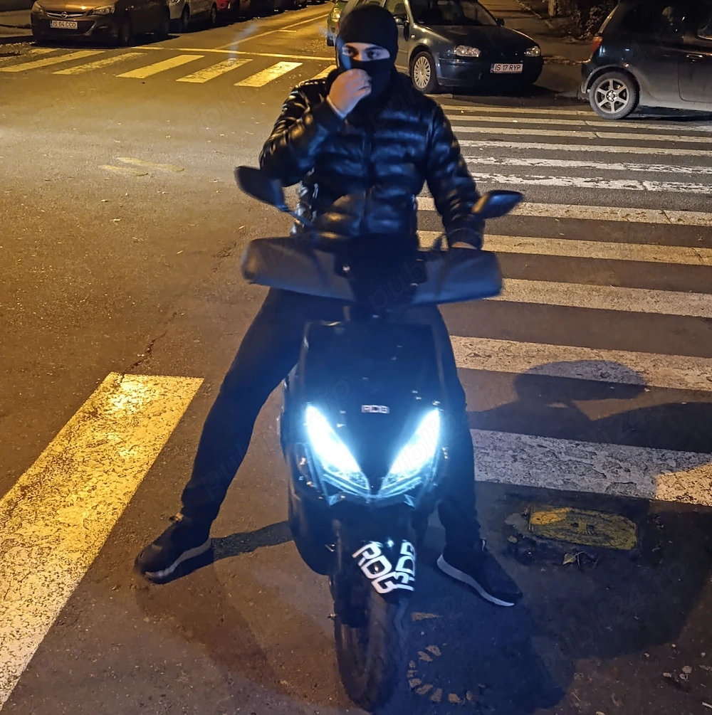 Vând scuter Rdb 4 timpi benzina nu necesita permis!