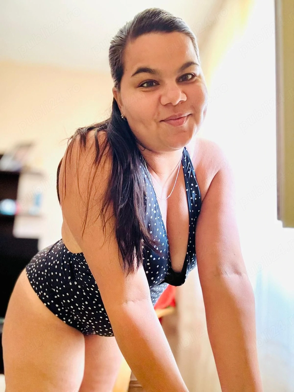 O femeie aparte poze reale 100% confirmări Watsapp sunt brunetă închisă la ten și cu forme sexy 